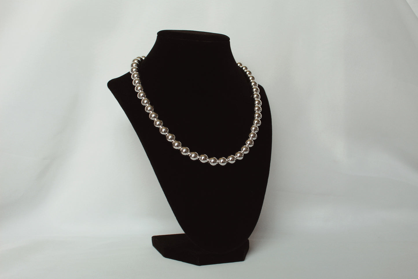 10mm Silver Kris Bead Necklace